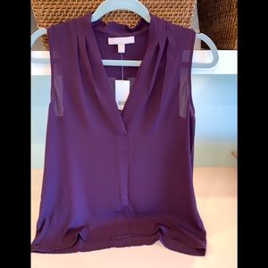Sleeveless v-neck blouse